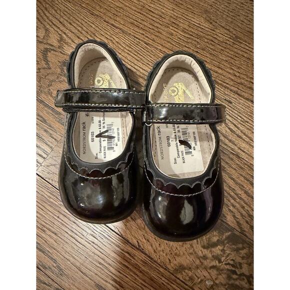 Key Features to Look For in See Kai Run Mary Jane Shoes